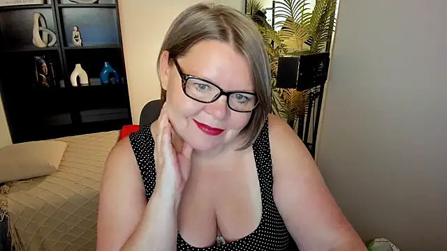 Shannonshine online show from July 2026 01:26:01 PM