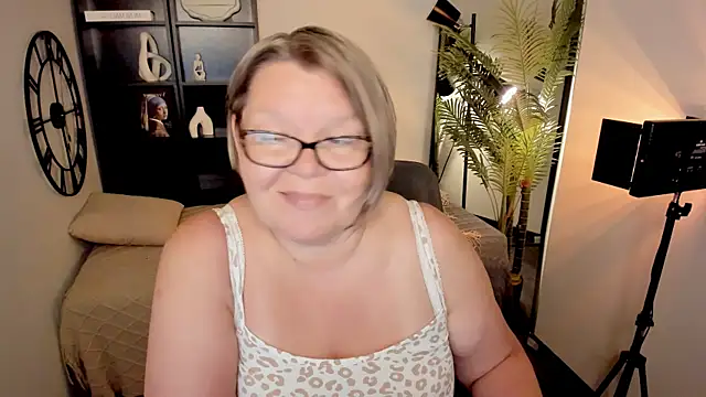Shannonshine online show from July 2026 01:57:01 PM