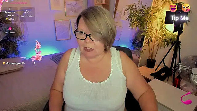 Shannonshine online show from July 2026 01:42:01 PM