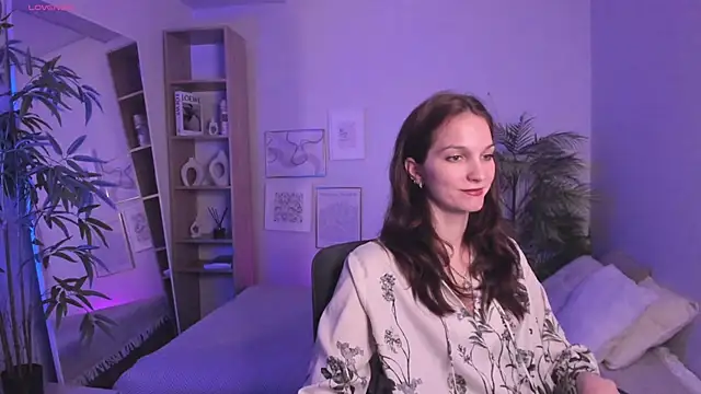 MirandaGlow online show from May 2026 05:45:02 AM