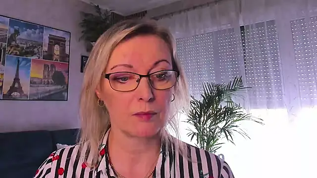 vanessa chat online show from March 2026 02:22:02 PM