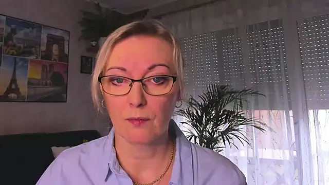 vanessa chat online show from March 2026 02:12:02 PM