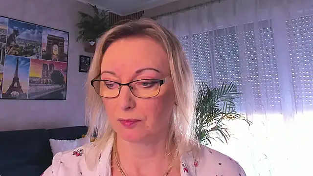 vanessa chat online show from April 2026 01:38:01 PM