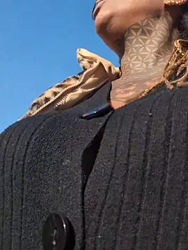 DarkDea online show from December 2025 01:27:01 PM