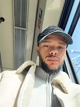 Lionayowe online show from March 2026 10:08:02 AM