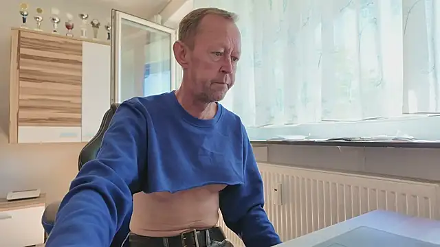 sissy501 online show from April 2026 02:12:02 PM