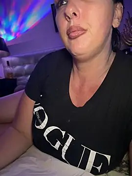 TiffanyRoxx online show from April 2026 06:27:02 PM