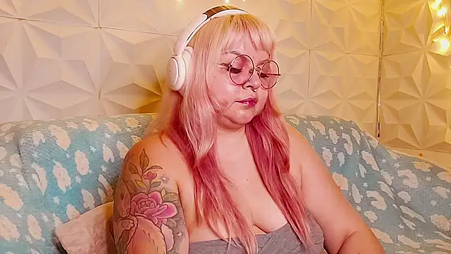 Snapshot of Satyn_doll chatting on June 2026 12:32:02 AM Satyn doll online show from June 2026 12:32:02 AM