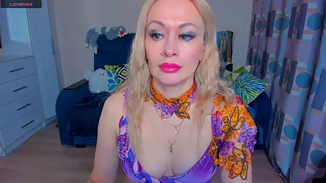 EllenMoore online show from December 2024 05:34:01 AM