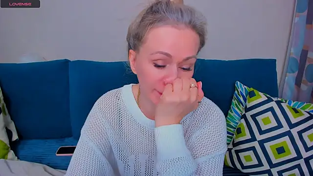 EllenMoore online show from September 2025 03:06:02 AM