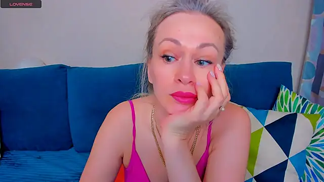 EllenMoore online show from September 2025 02:23:01 AM