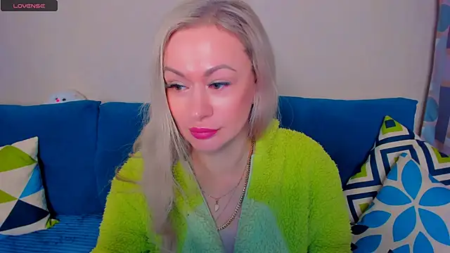 EllenMoore online show from October 2025 03:06:01 AM