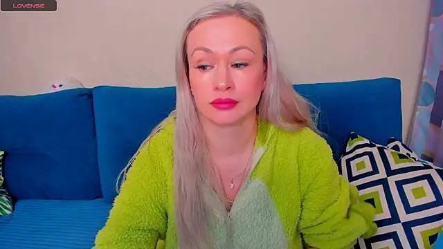 EllenMoore online show from October 2025 03:12:02 AM