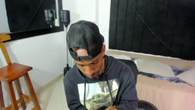 anhtony wayans online show from October 2025 12:19:01 AM