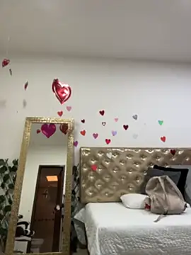 Fancyxlove online show from April 2026 12:18:01 PM