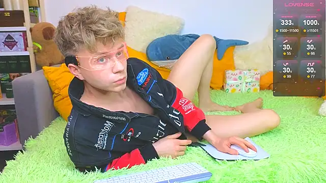 LandelRay online show from March 2026 06:45:02 PM