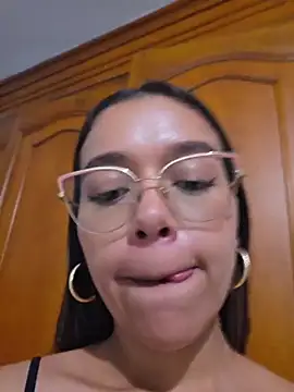 Snapshot of Andrea-Queen chatting on June 2026 08:20:02 PM Andrea-Queen online show from June 2026 08:20:02 PM