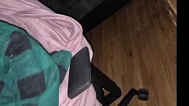 -luckybong- online show from March 2025 09:14:02 PM