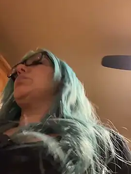 Snapshot of LittleMissEeve chatting on February 2026 01:31:02 AM LittleMissEeve online show from February 2026 01:31:02 AM