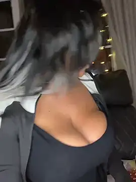 Snapshot of LittleMissEeve chatting on March 2026 03:34:02 AM LittleMissEeve online show from March 2026 03:34:02 AM