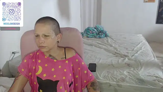 Snapshot of moon_cat85 chatting on February 2025 05:30:01 PM moon cat85 online show from February 2025 05:30:01 PM