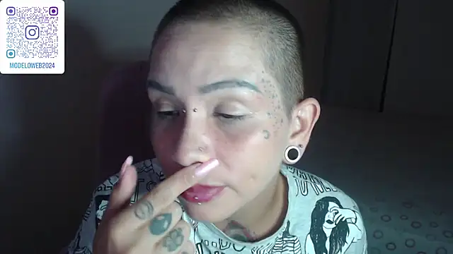 Snapshot of moon_cat85 chatting on February 2025 03:00:02 AM moon cat85 online show from February 2025 03:00:02 AM