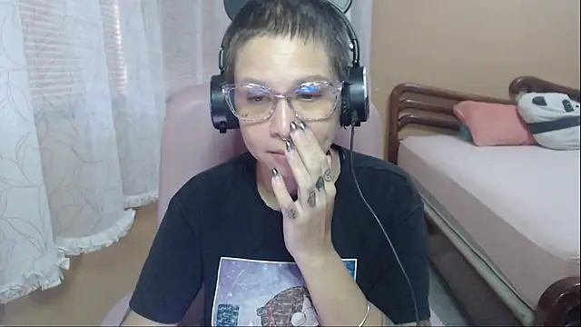 Snapshot of moon_cat85 chatting on September 2025 09:49:02 PM moon cat85 online show from September 2025 09:49:02 PM