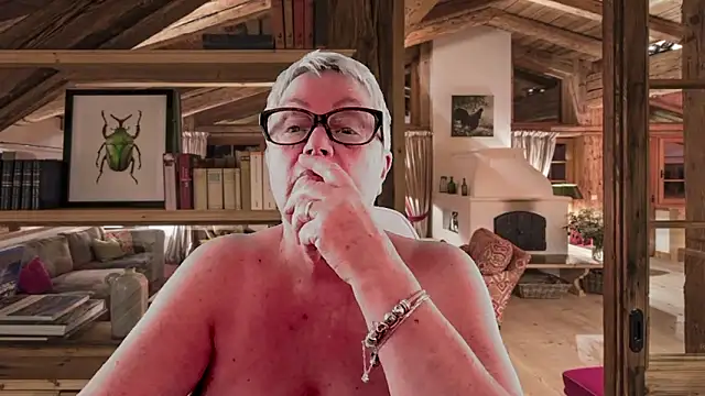 GrannyChrissy68 online show from February 2026 06:15:02 PM