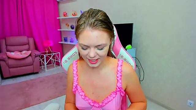 Strawberrye online show from April 2026 03:20:01 AM