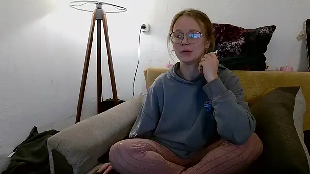little-leni online show from January 2026 09:52:01 PM