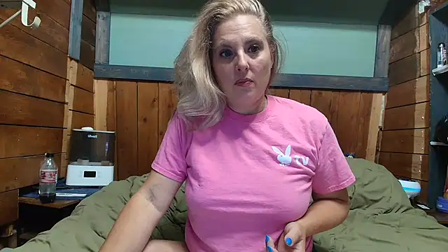 Snapshot of lisaxlovexxx chatting on June 2026 08:06:01 PM lisaxlovexxx online show from June 2026 08:06:01 PM