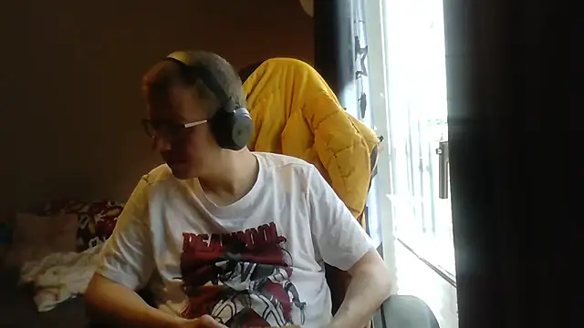 Snapshot of David250692 chatting on March 2026 08:40:02 AM David250692 online show from March 2026 08:40:02 AM