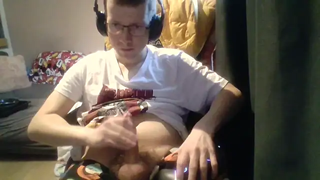 Snapshot of David250692 chatting on March 2026 11:04:02 AM David250692 online show from March 2026 11:04:02 AM