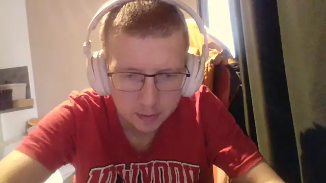 Snapshot of David250692 chatting on March 2026 12:01:01 PM David250692 online show from March 2026 12:01:01 PM