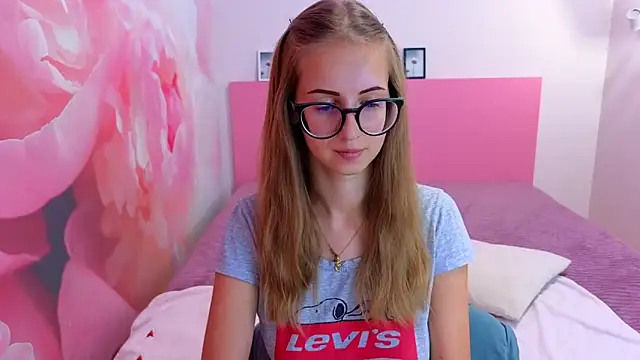 AliceAdams online show from September 2025 06:48:02 AM