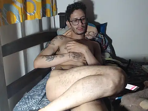Snapshot of alisterxxx chatting on July 2026 03:00:02 AM alisterxxx online show from July 2026 03:00:02 AM