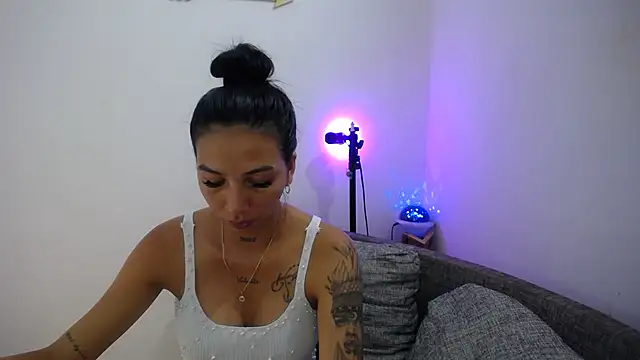 Allyson Smith online show from December 2024 10:47:02 PM