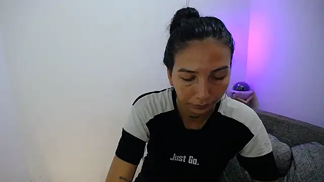 Allyson Smith online show from January 2025 01:53:01 AM