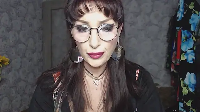Snapshot of Aziza1 chatting on June 2026 01:17:02 PM Aziza1 online show from June 2026 01:17:02 PM