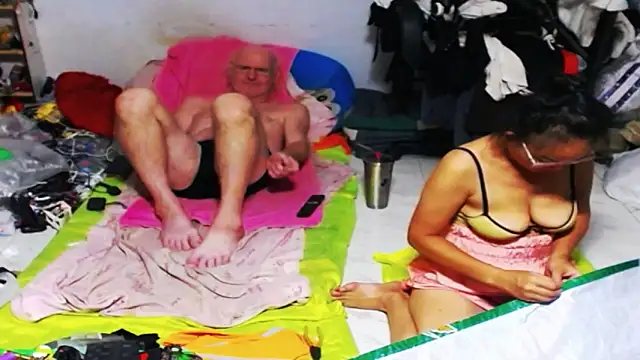 1CuteAndSexy69 online show from March 2025 12:30:01 AM