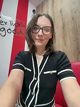 The Snowwhitee online show from March 2026 07:13:02 PM