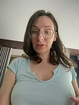 Snapshot of The_Snowwhitee chatting on June 2026 08:47:02 AM The Snowwhitee online show from June 2026 08:47:02 AM