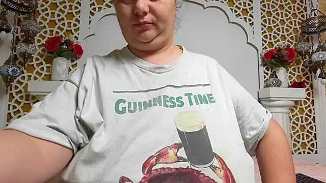 AleshaArabian online show from December 2025 05:14:01 AM