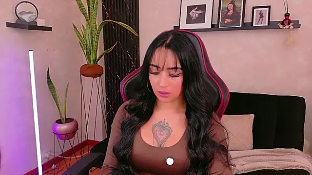 EmmyEvans1 online show from April 2026 07:36:02 PM