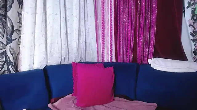 crystalbxx online show from June 2026 07:05:02 PM