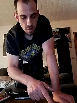 Codymc89 online show from April 2026 03:28:02 PM