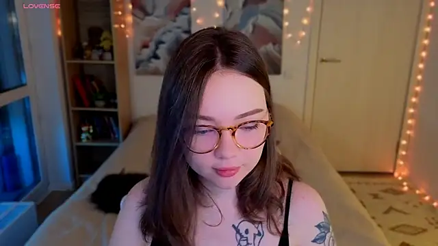 MilenaSaint online show from April 2026 03:20:01 AM