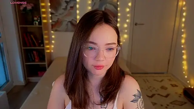 Snapshot of MilenaSaint chatting on June 2026 03:40:01 AM MilenaSaint online show from June 2026 03:40:01 AM