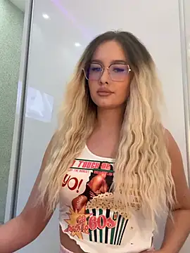 mollyxxx online show from March 2026 12:01:02 AM