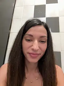  MiaQueen  online show from May 2026 10:06:02 PM